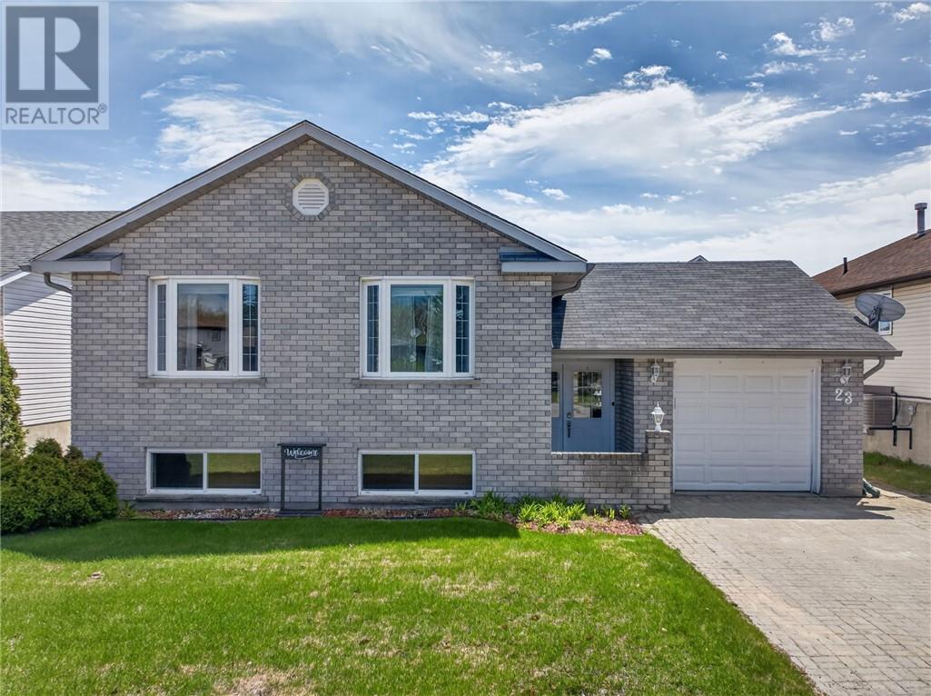 23 Primrose Drive, Greater Sudbury, Ontario  P3L 1B6 - Photo 1 - 2127974