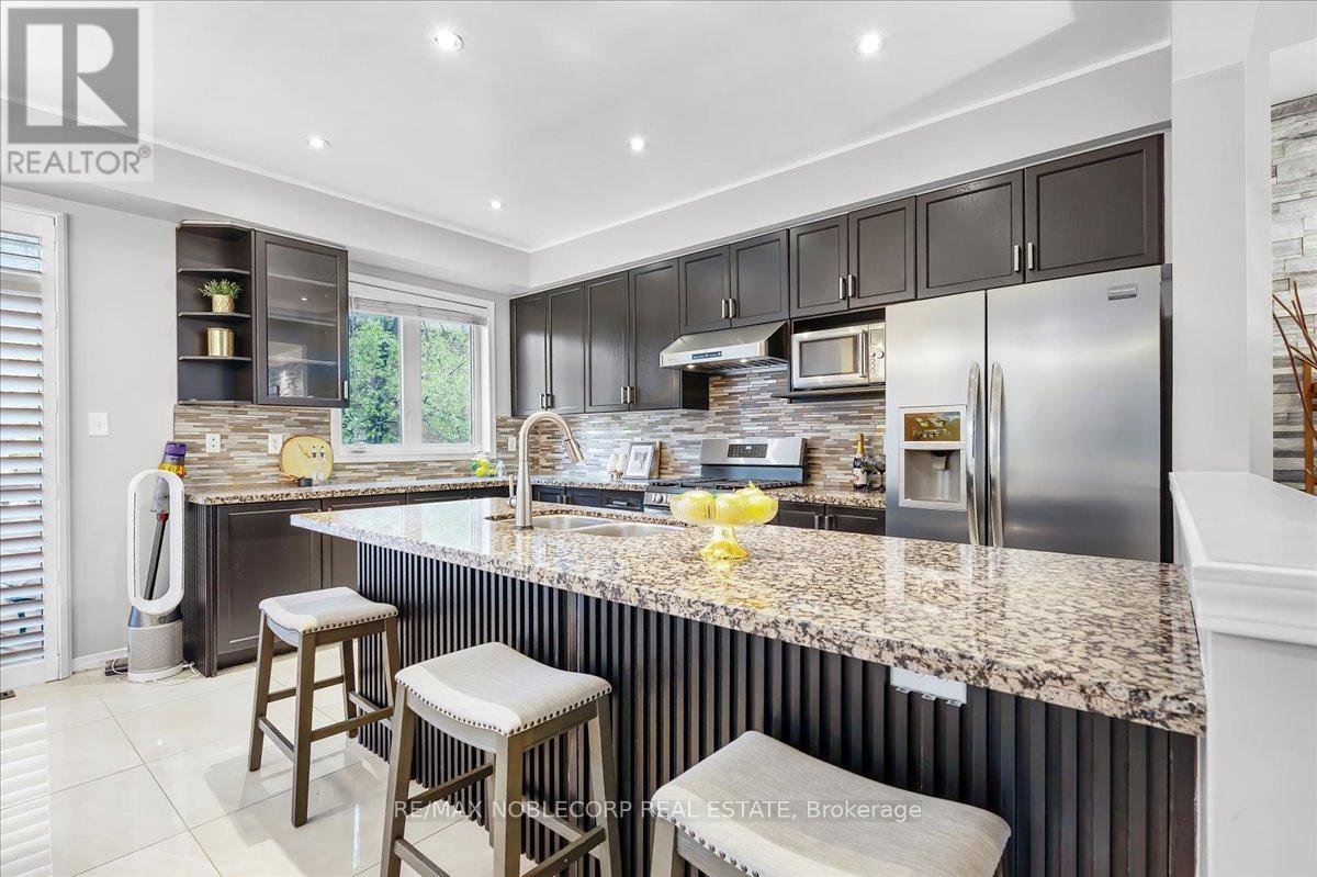 952 Brimorton Drive, Toronto, Ontario  M1G 2V2 - Photo 11 - E13173014