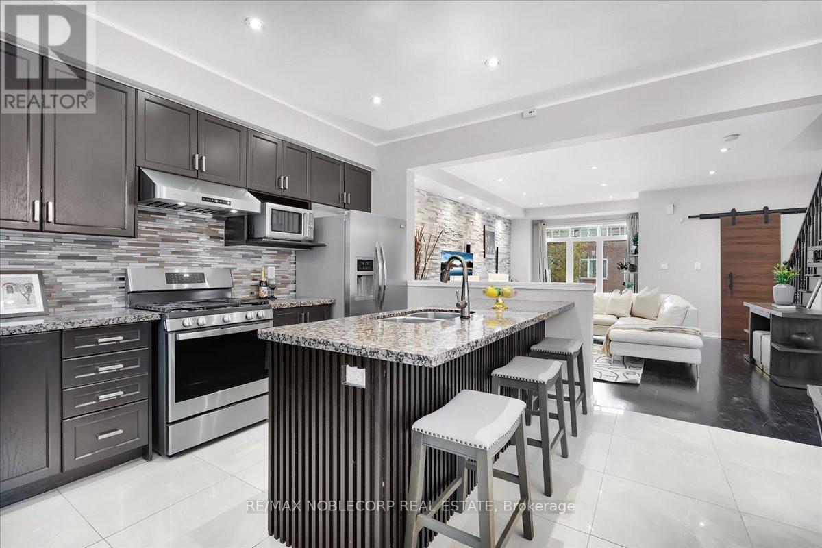 952 Brimorton Drive, Toronto, Ontario  M1G 2V2 - Photo 12 - E13173014
