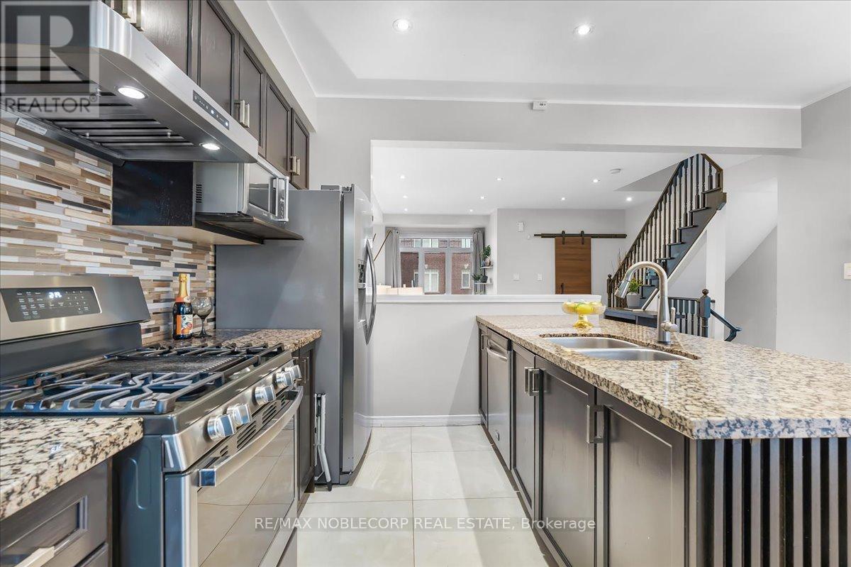 952 Brimorton Drive, Toronto, Ontario  M1G 2V2 - Photo 14 - E13173014