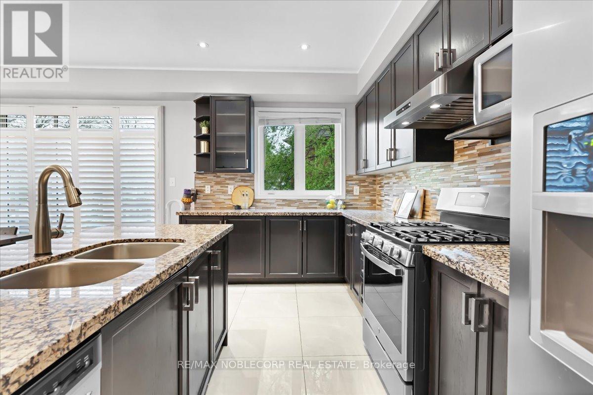 952 Brimorton Drive, Toronto, Ontario  M1G 2V2 - Photo 15 - E13173014
