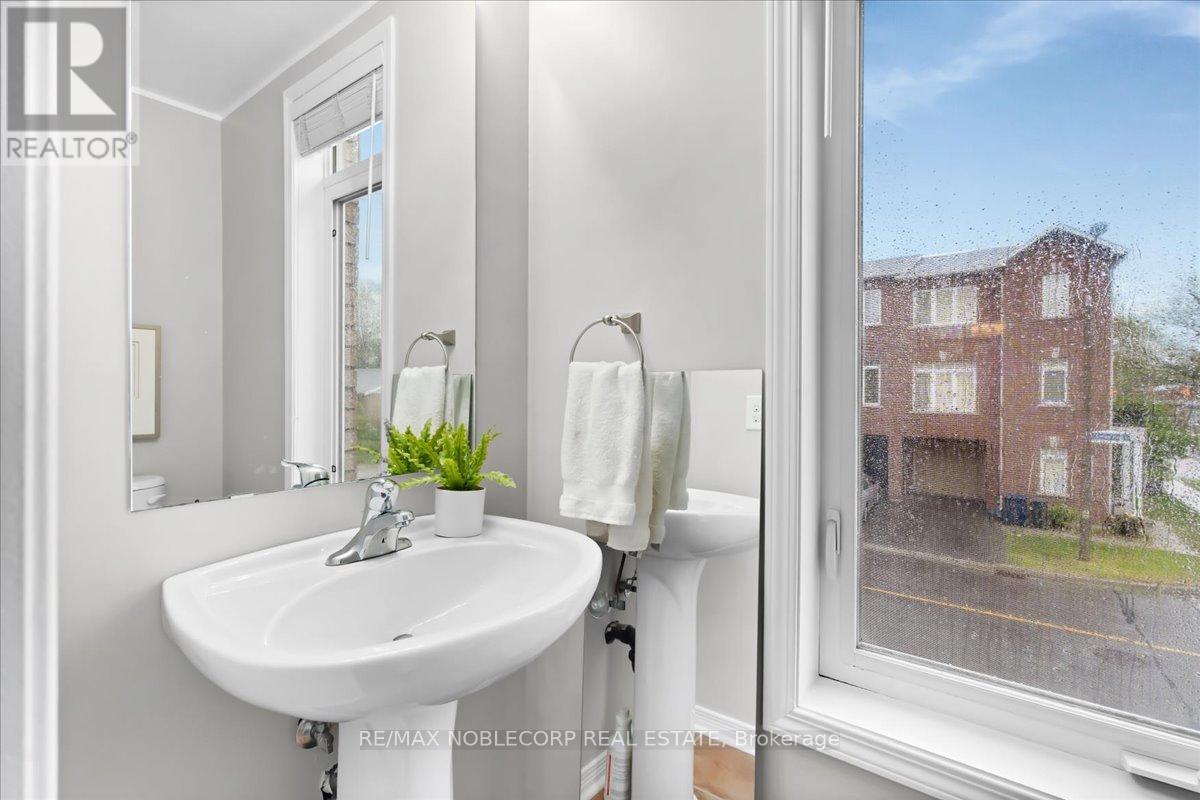 952 Brimorton Drive, Toronto, Ontario  M1G 2V2 - Photo 17 - E13173014