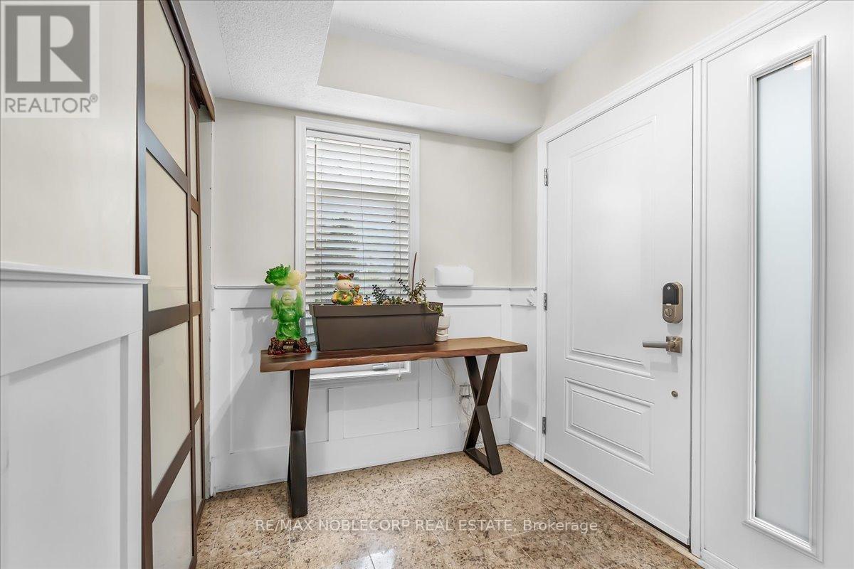 952 Brimorton Drive, Toronto, Ontario  M1G 2V2 - Photo 5 - E13173014