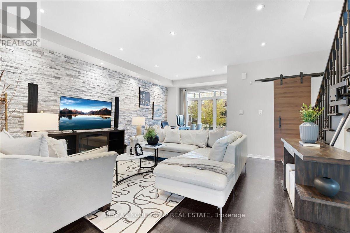 952 Brimorton Drive, Toronto, Ontario  M1G 2V2 - Photo 9 - E13173014