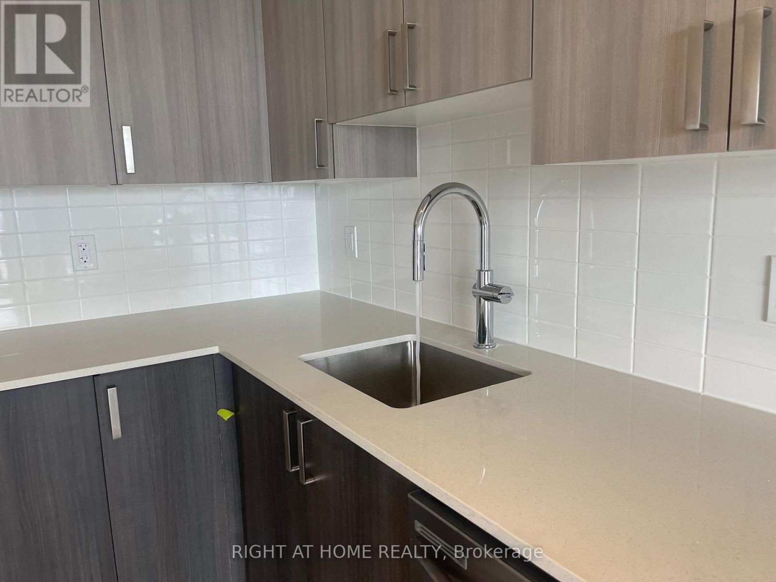 1210 - 1455 Celebration Drive, Pickering, Ontario  L1W 0C3 - Photo 6 - E13173016
