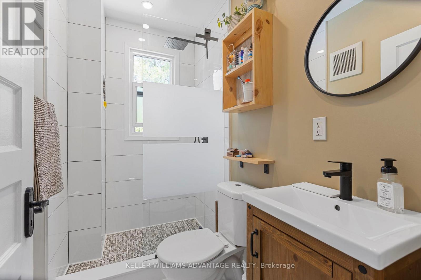 152 King Edward Avenue, Toronto, Ontario  M4C 5J8 - Photo 22 - E13173168