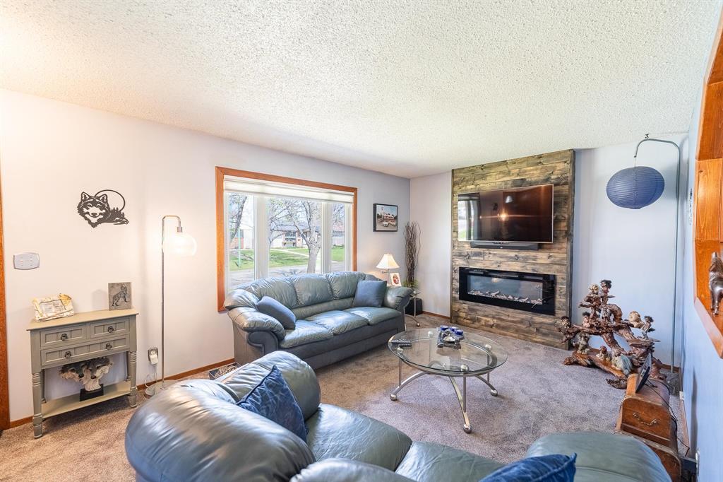 22 Currie Crescent, Winnipeg, Manitoba  R2R 0Y2 - Photo 3 - 202611628