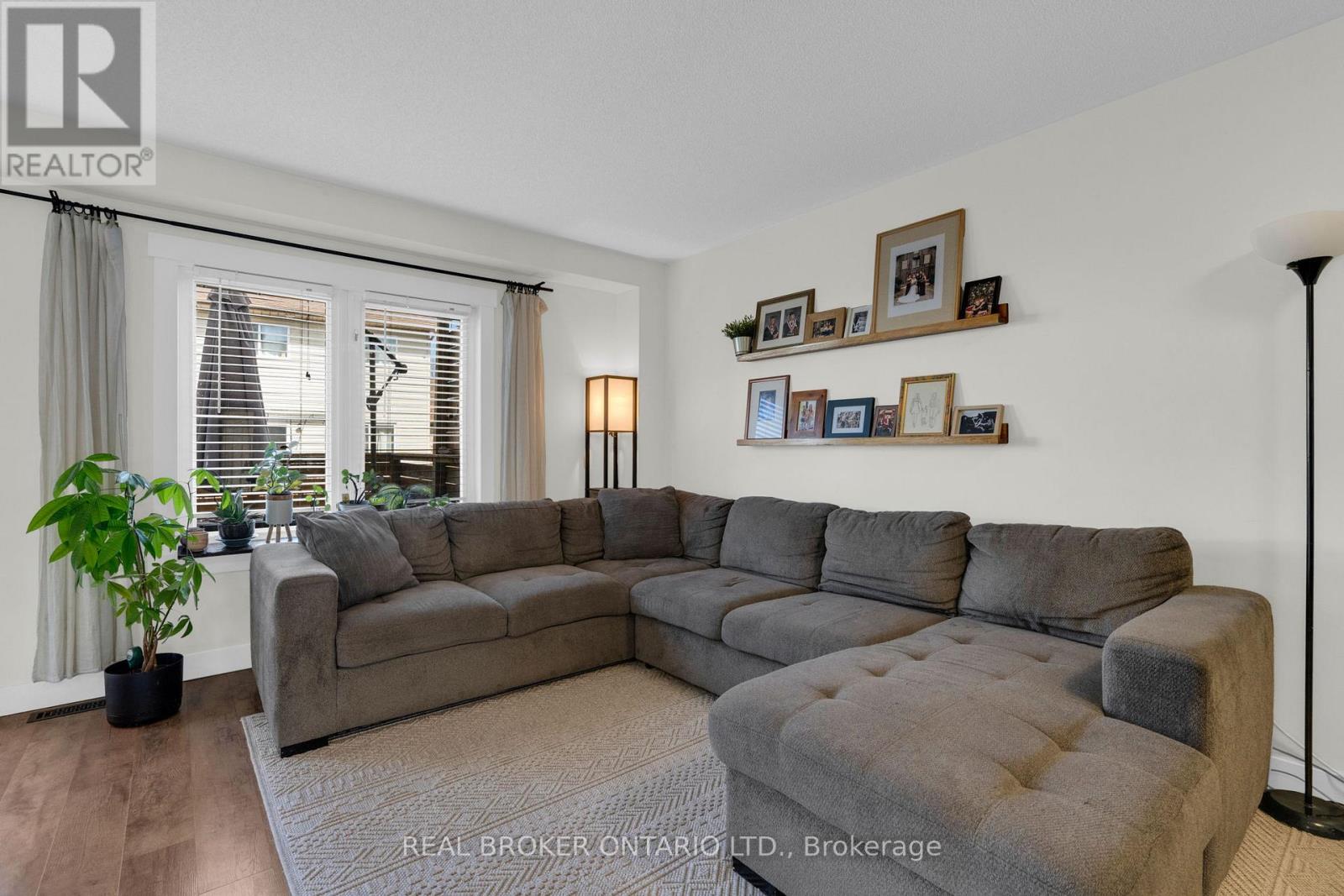 4 Parkside Crescent, Essa (Angus), Ontario  L0M 1B3 - Photo 13 - N13173034