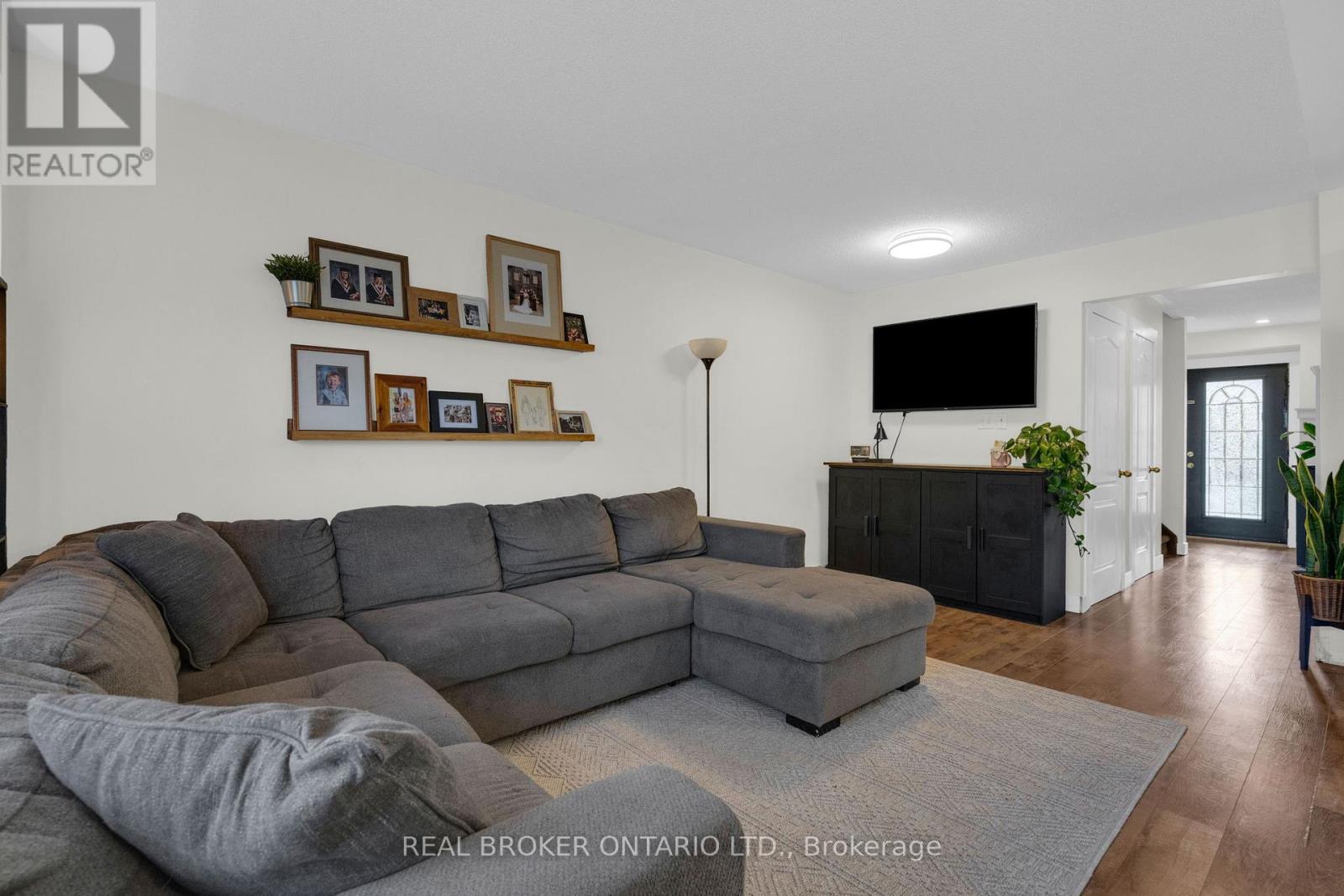 4 Parkside Crescent, Essa (Angus), Ontario  L0M 1B3 - Photo 14 - N13173034