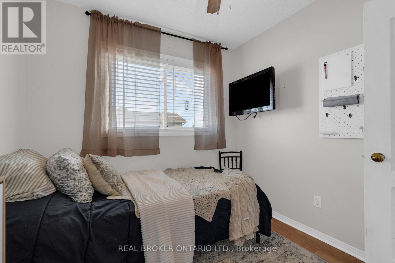 4 Parkside Crescent, Essa (Angus), Ontario  L0M 1B3 - Photo 21 - N13173034