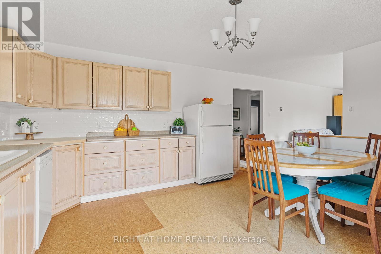 5896 Sunnidale Concession 5 Road, Clearview, Ontario  L0M 1N0 - Photo 7 - S13173056