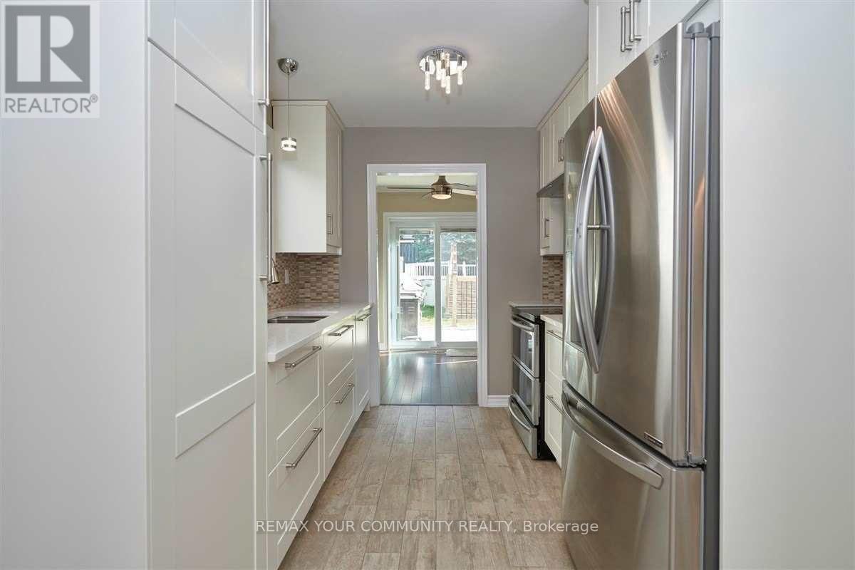 31 D'ambrosio Drive, Barrie (Painswick North), Ontario  L4N 6V6 - Photo 4 - S13173078