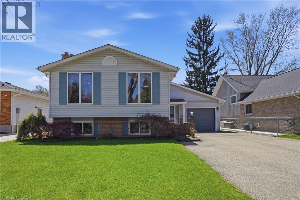 13 Fallingbrook Drive, Fonthill, Ontario  L0S 1E1 - Photo 1 - 40827763