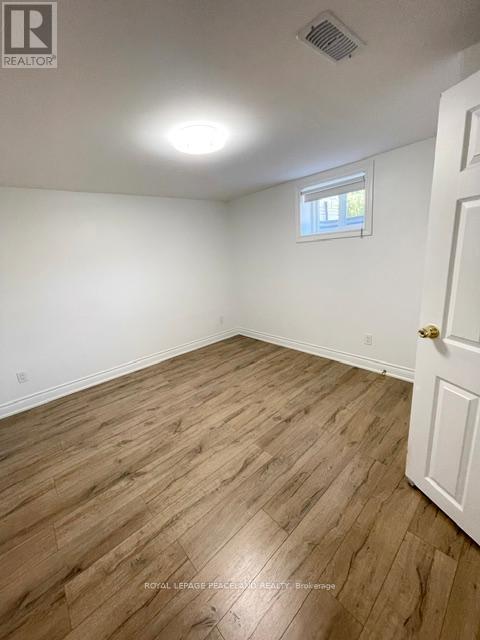 24 Yarn Road, Toronto, Ontario  M9B 1H5 - Photo 11 - W13173012