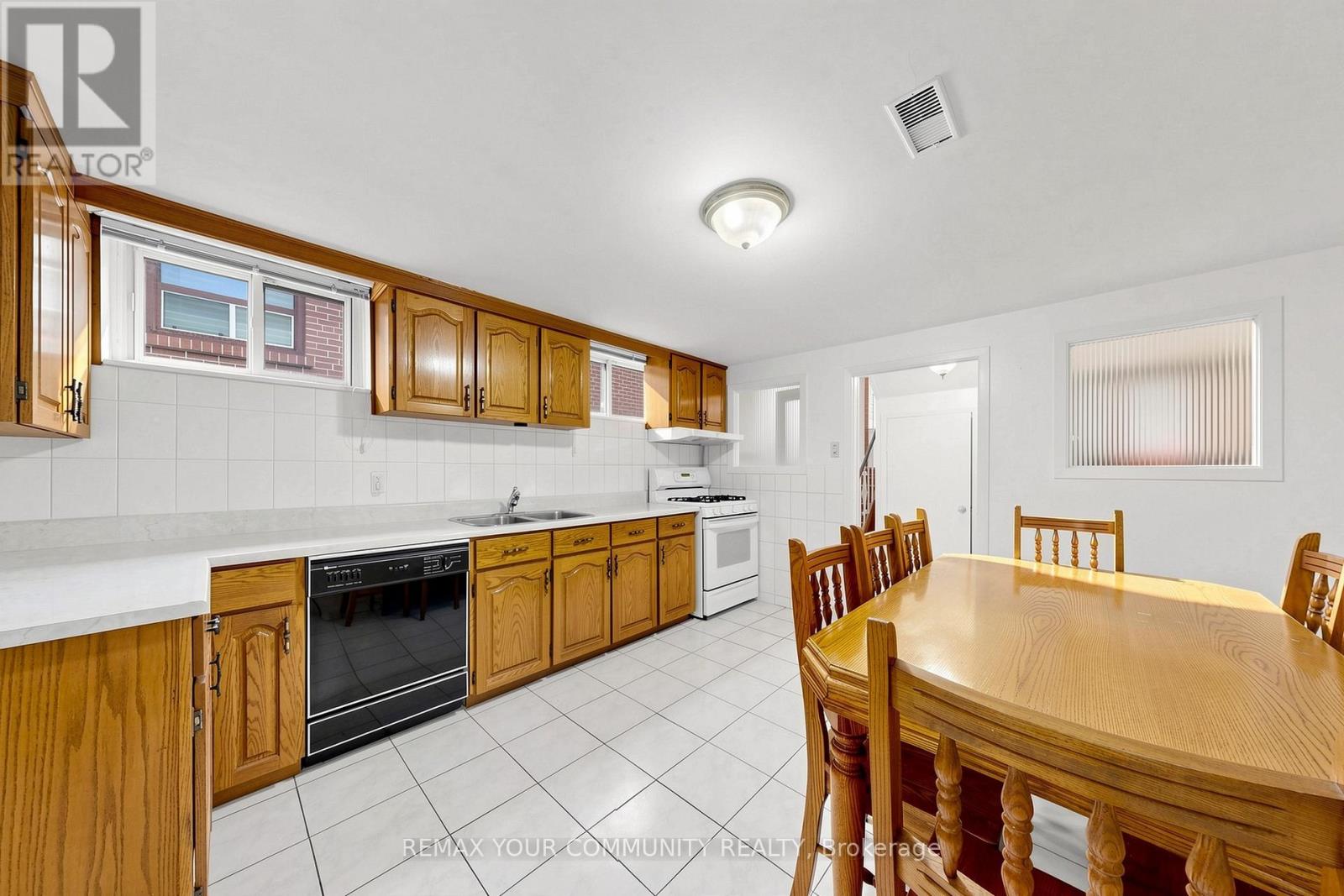 21 Gade Drive, Toronto, Ontario  M3M 2K2 - Photo 28 - W13173044