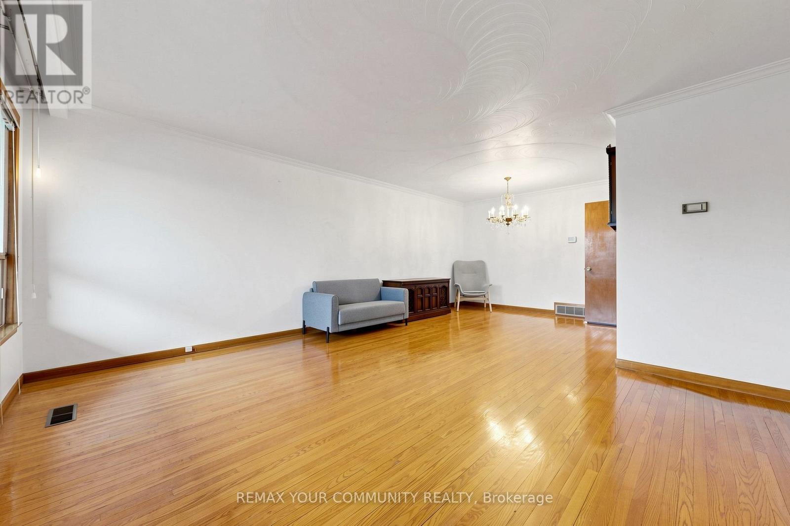 21 Gade Drive, Toronto, Ontario  M3M 2K2 - Photo 3 - W13173044