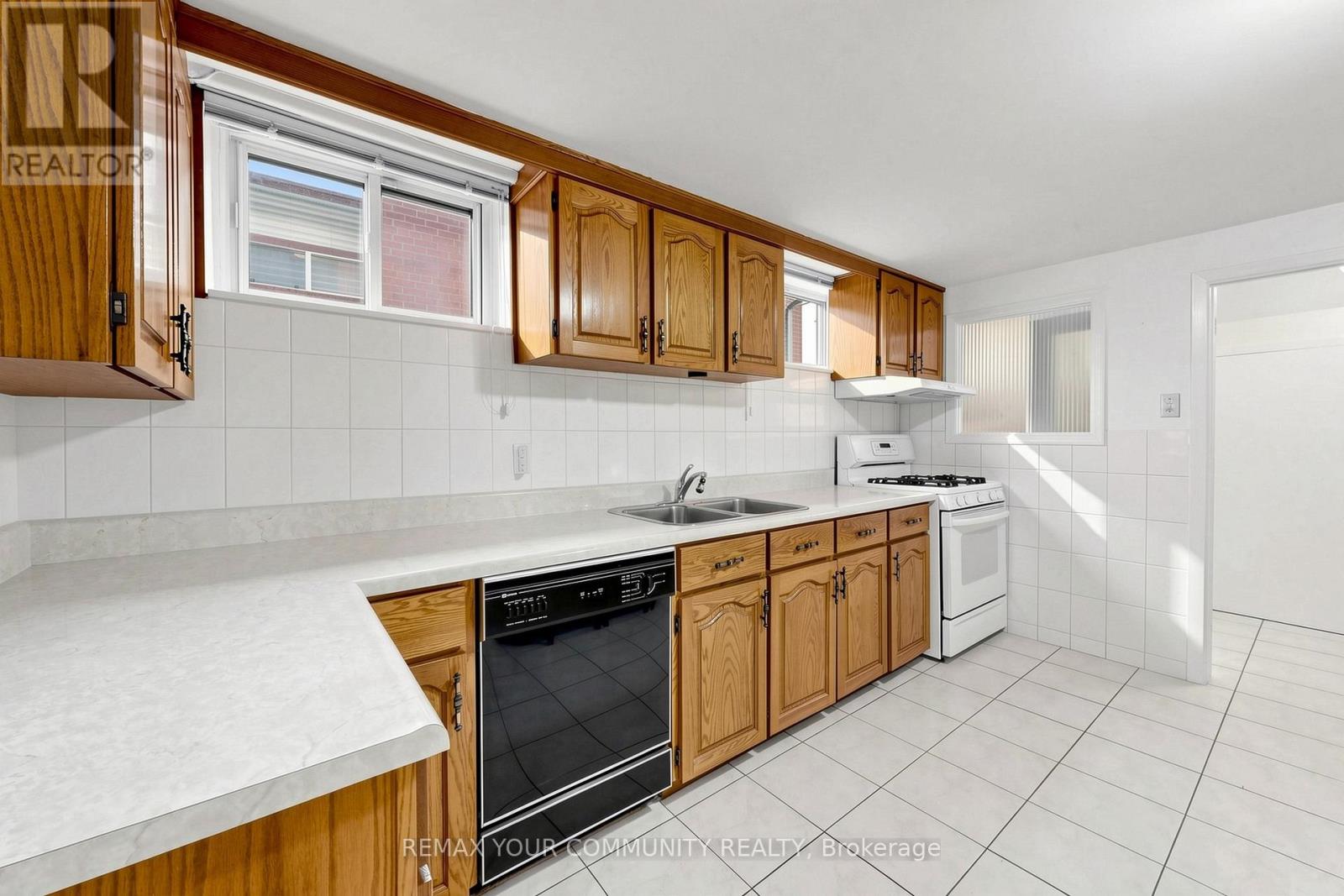 21 Gade Drive, Toronto, Ontario  M3M 2K2 - Photo 32 - W13173044