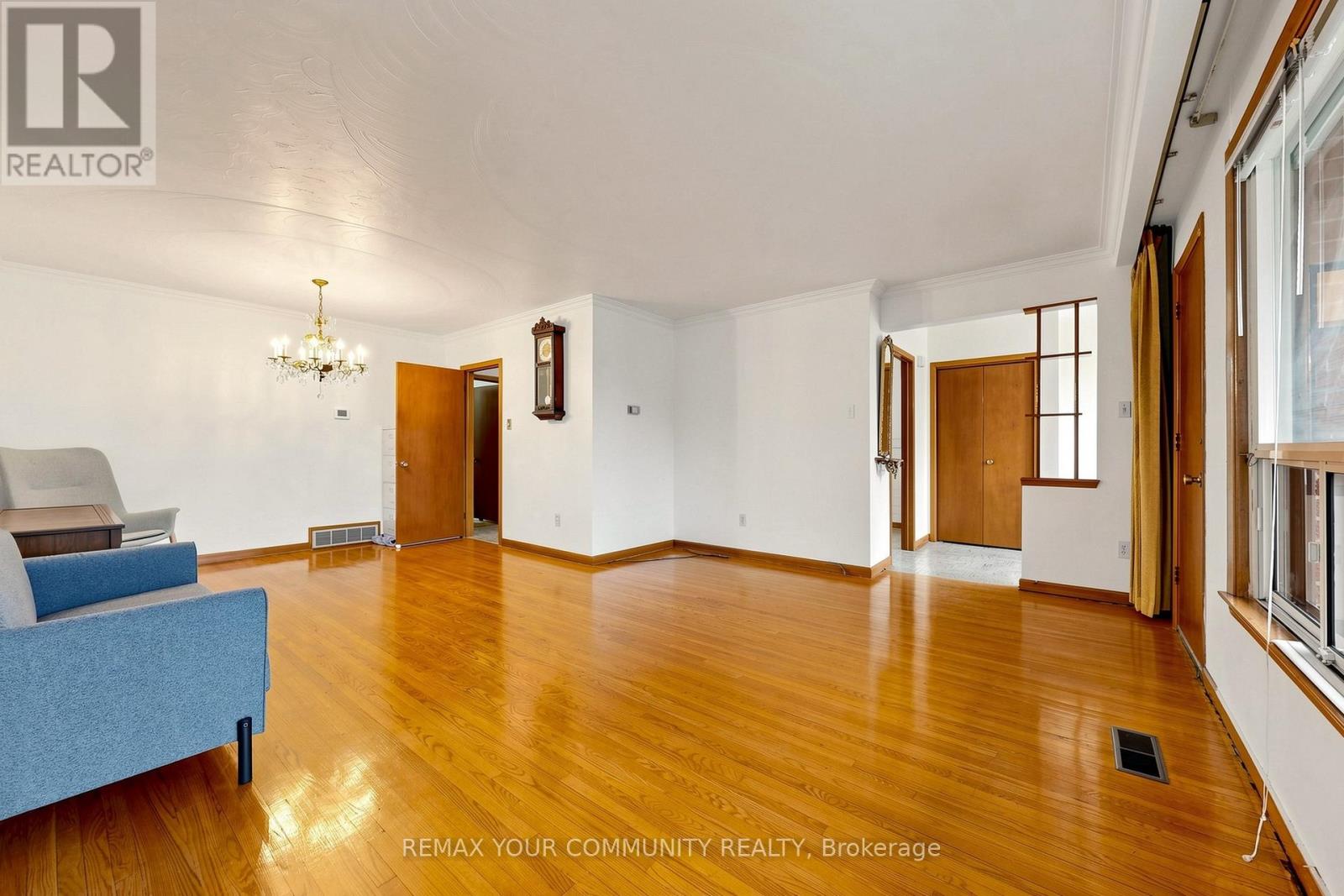 21 Gade Drive, Toronto, Ontario  M3M 2K2 - Photo 4 - W13173044