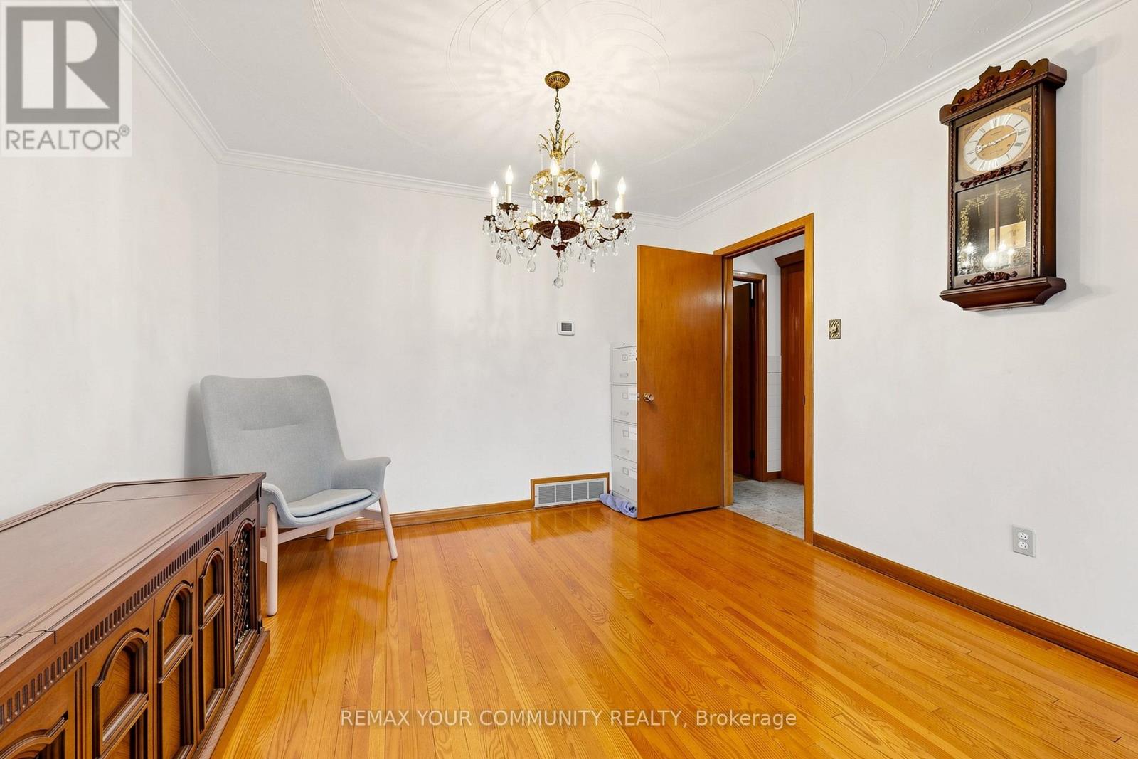 21 Gade Drive, Toronto, Ontario  M3M 2K2 - Photo 7 - W13173044