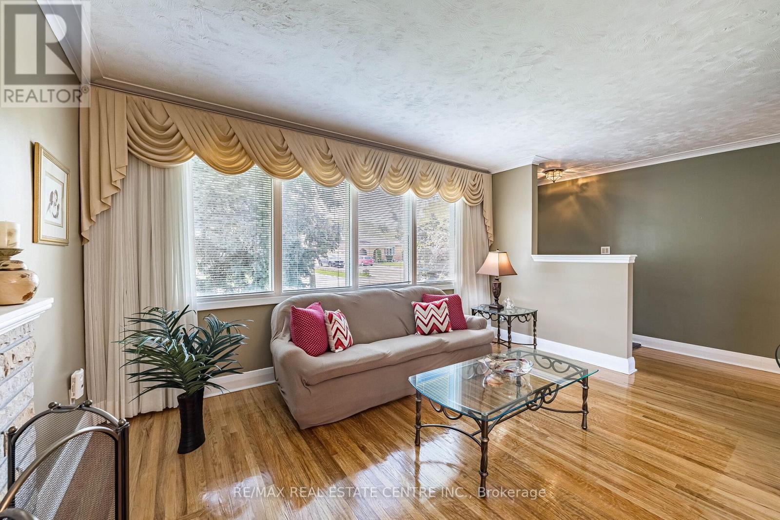 2591 Whaley Drive, Mississauga, Ontario  L5B 1X1 - Photo 9 - W13173054