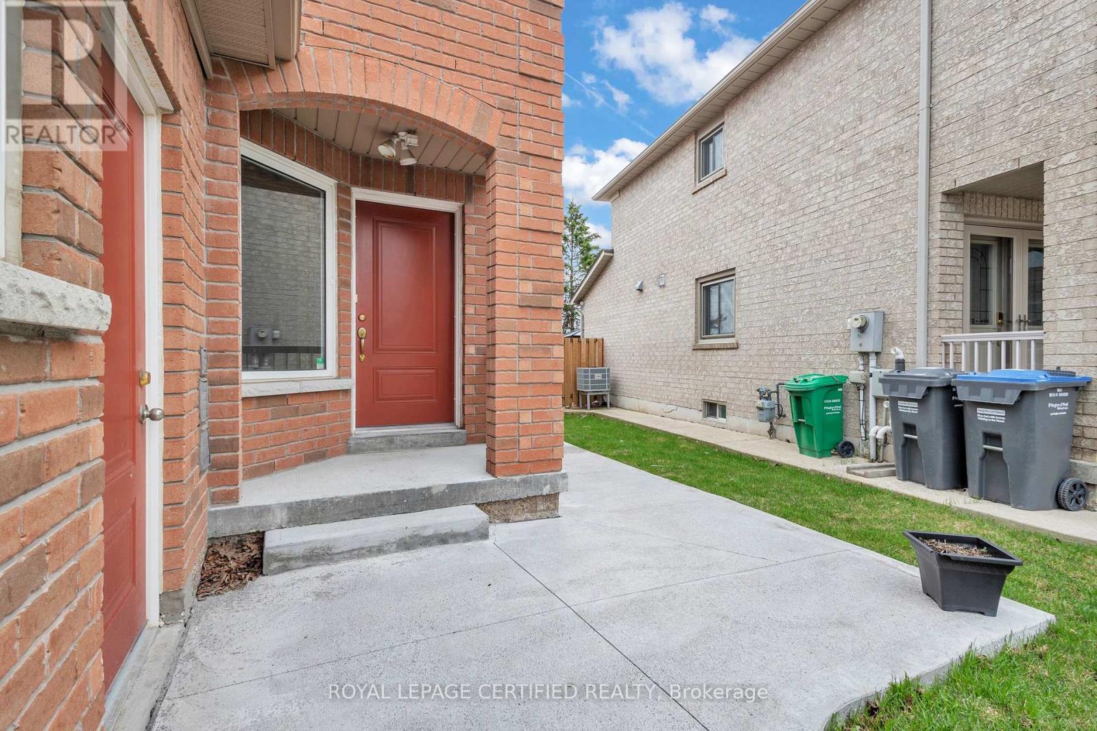 13 Mount Fuji Crescent, Brampton, Ontario  L6R 2L3 - Photo 3 - W13173080