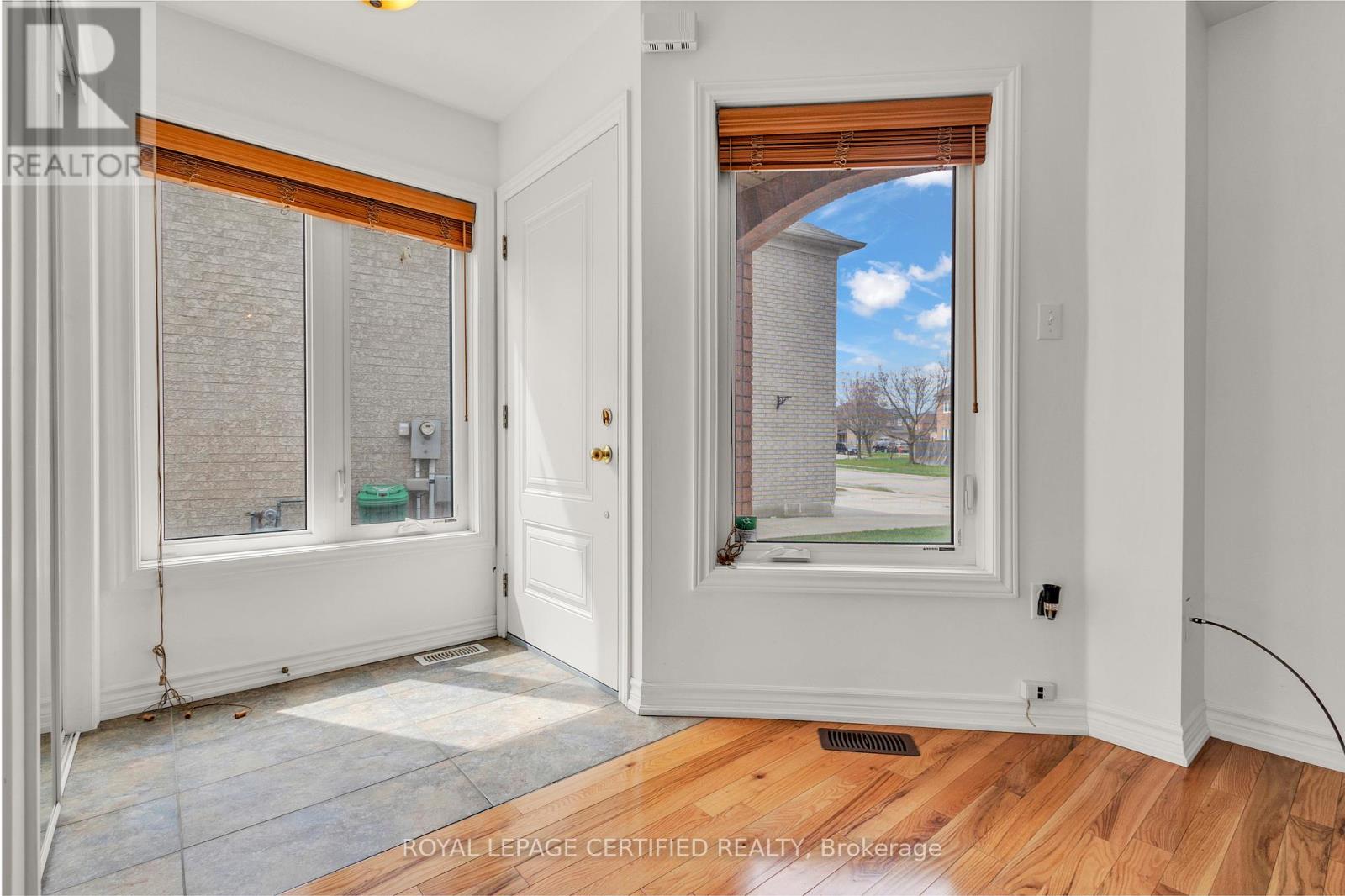 13 Mount Fuji Crescent, Brampton, Ontario  L6R 2L3 - Photo 4 - W13173080
