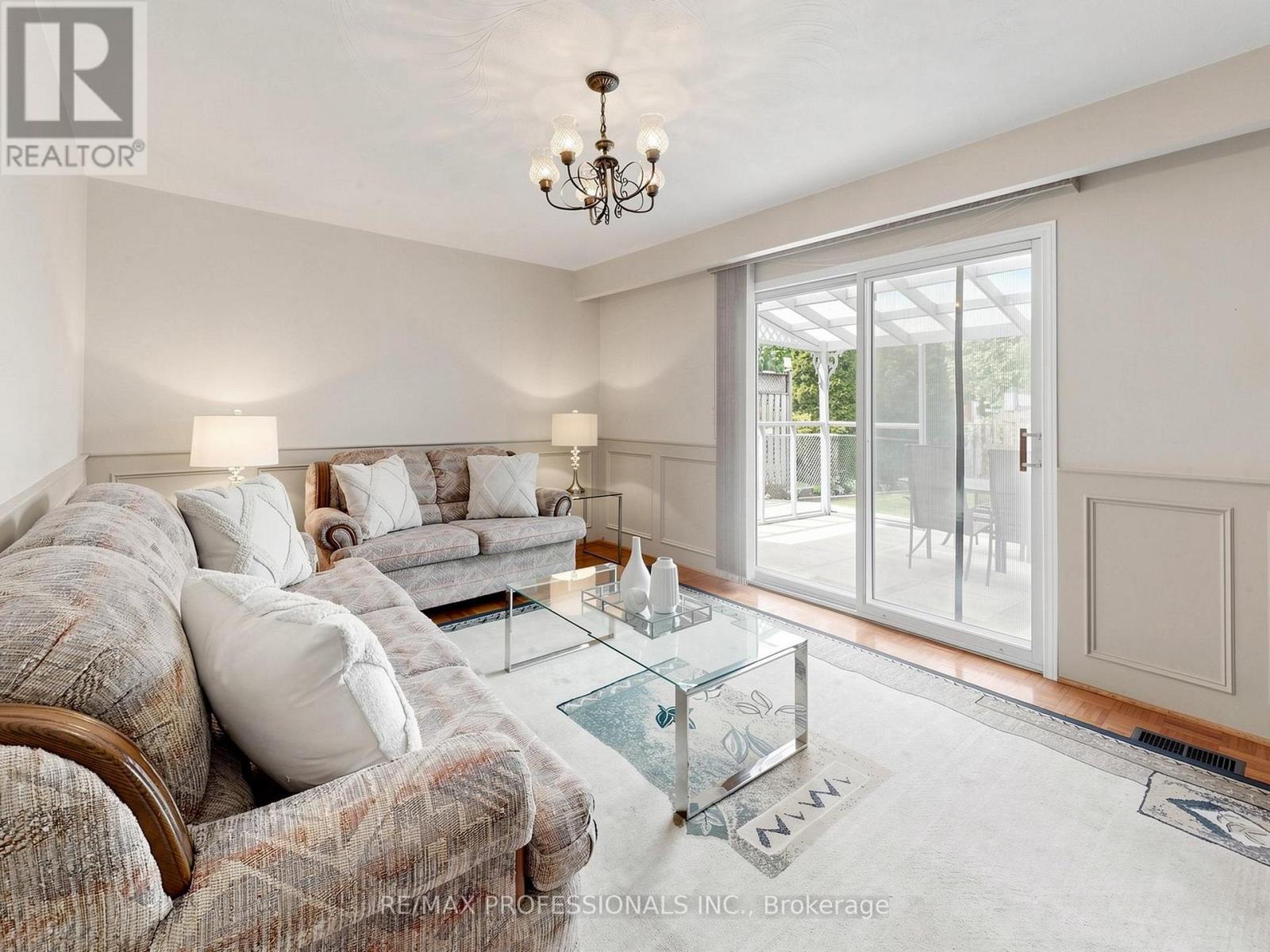 14 Widdicombe Hill, Toronto, Ontario  M9R 1B3 - Photo 20 - W13173108