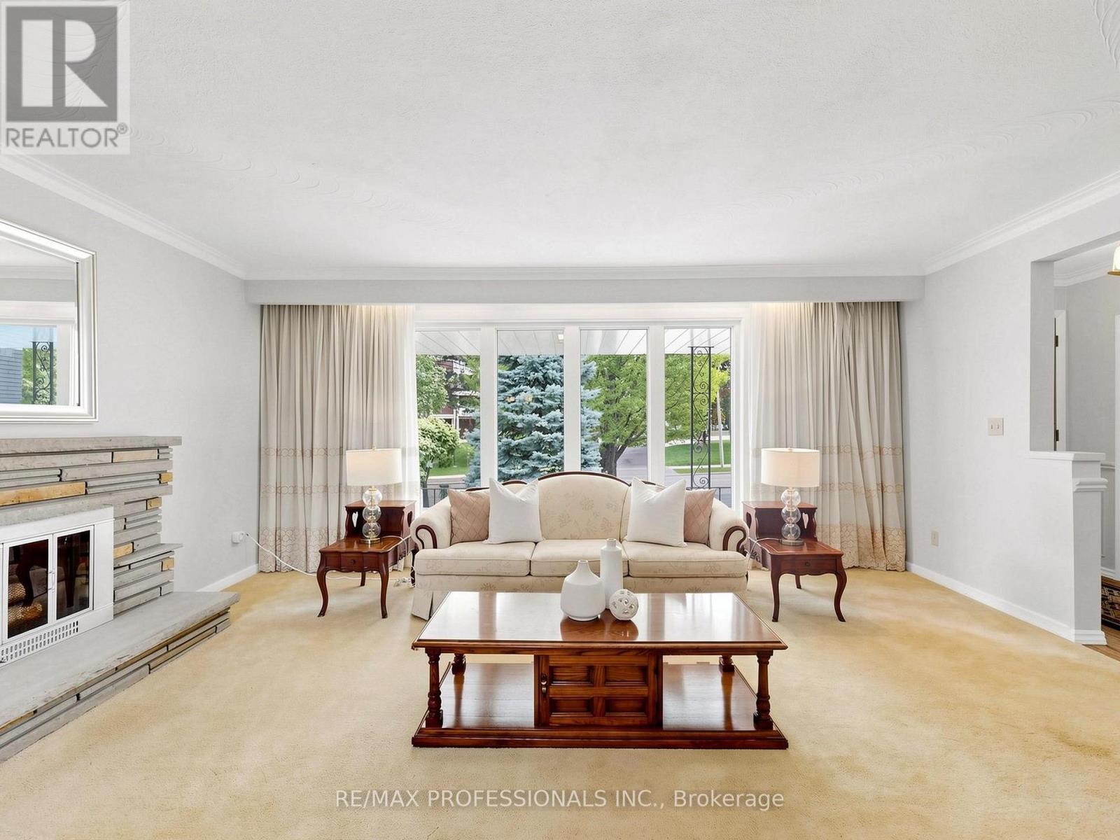 14 Widdicombe Hill, Toronto, Ontario  M9R 1B3 - Photo 5 - W13173108
