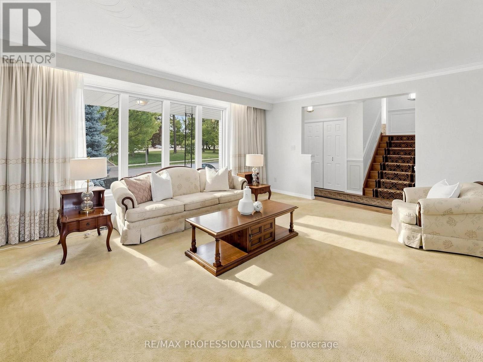 14 Widdicombe Hill, Toronto, Ontario  M9R 1B3 - Photo 6 - W13173108