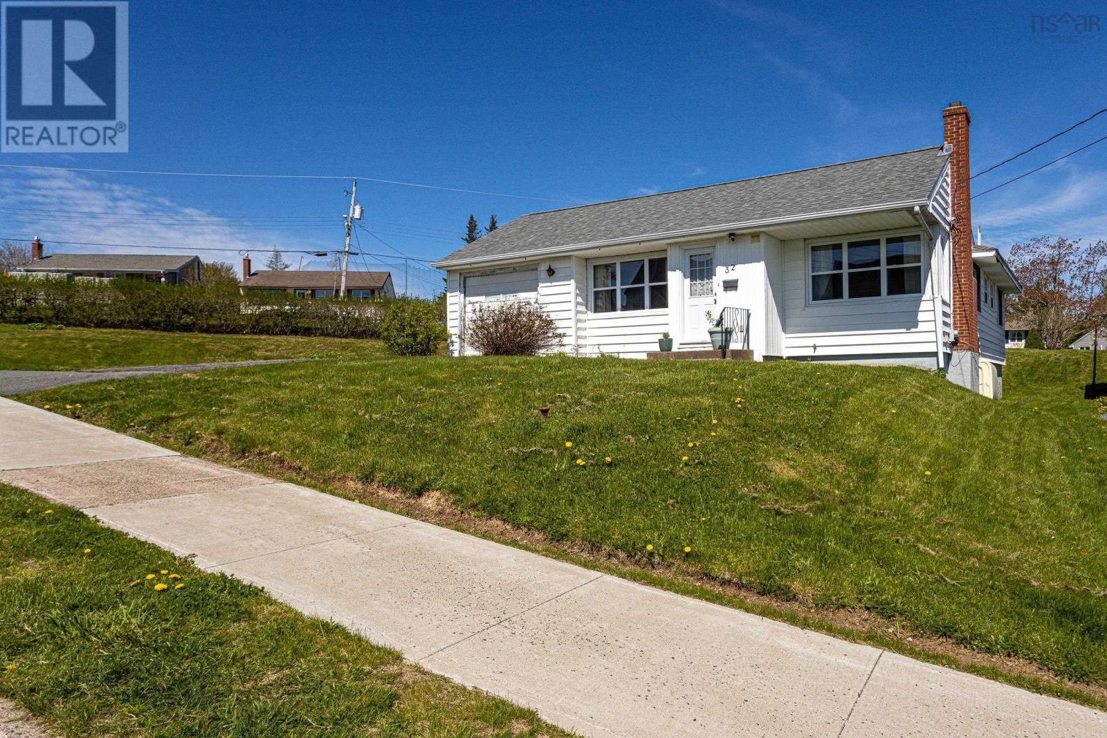 32 Arvida Avenue, Halifax, Nova Scotia  B3R 1K6 - Photo 1 - 202612127