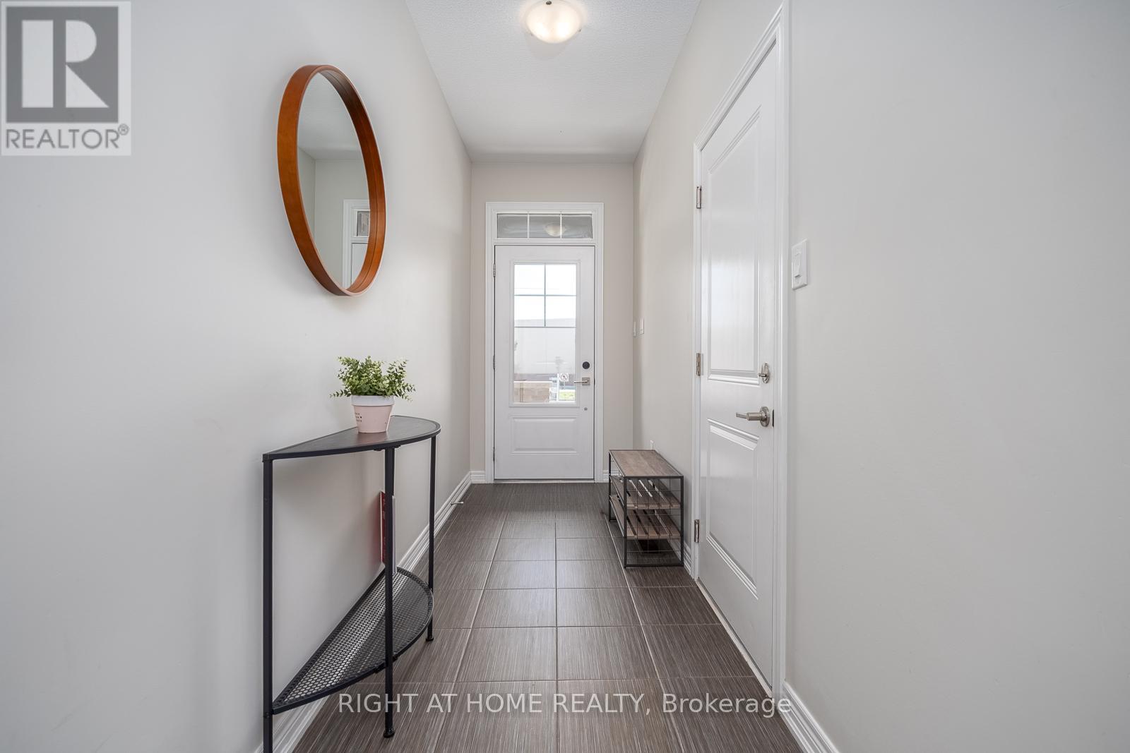 112 Hollywood Court, Cambridge, Ontario  N1R 8K8 - Photo 3 - X13173136