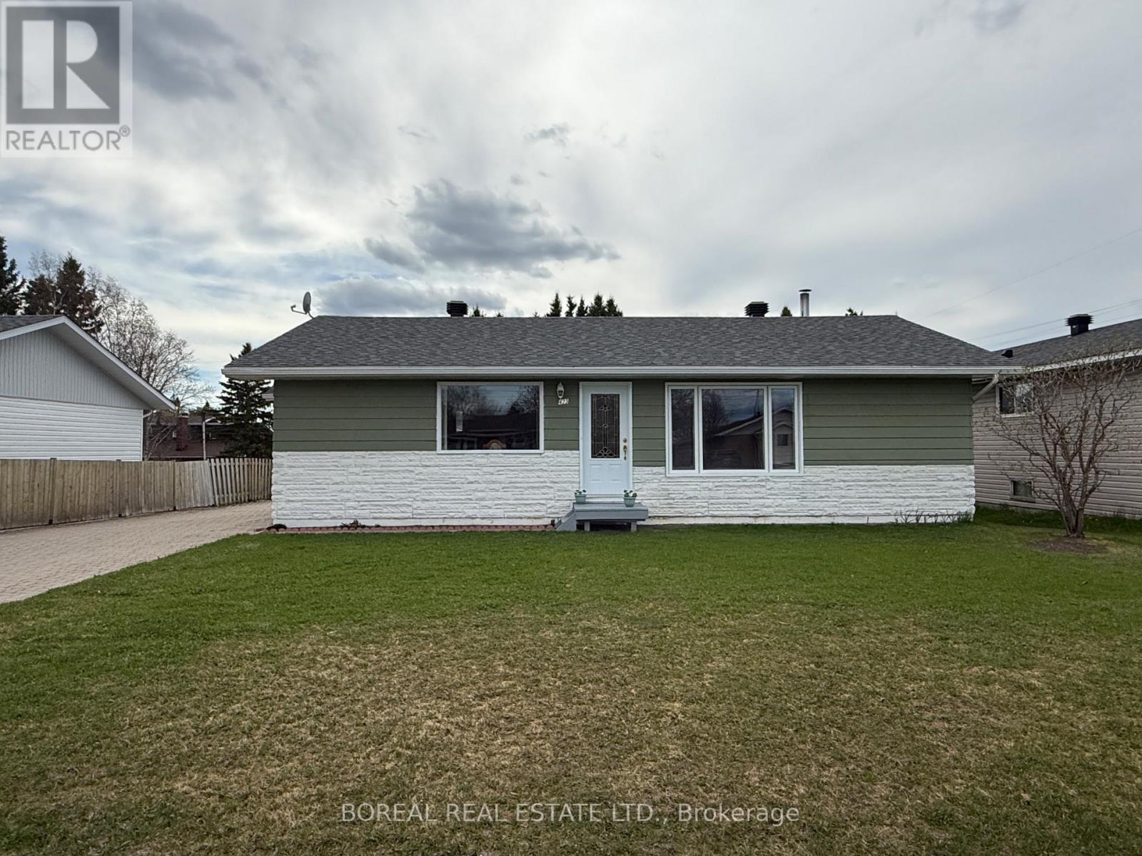 423 Fourteenth Avenue, Cochrane, Ontario  P0L 1C0 - Photo 2 - T13173208