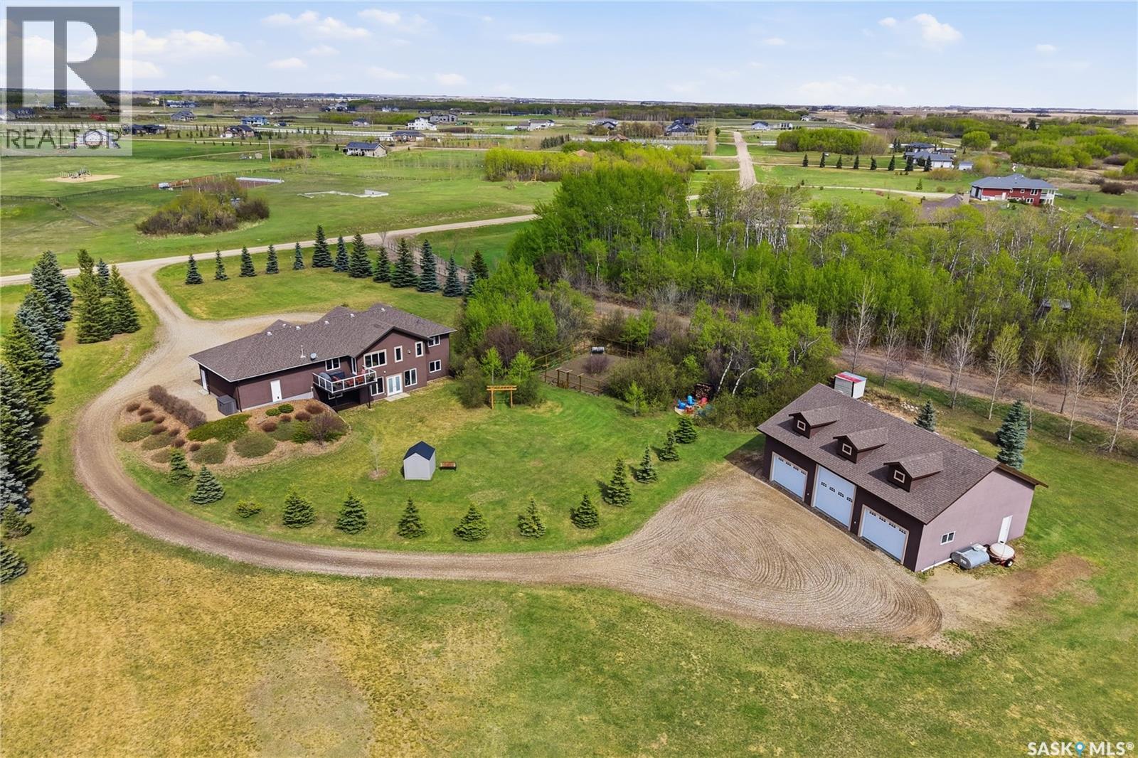 11 Country Road, Dundurn Rm No. 314, Saskatchewan  S7C 0A7 - Photo 1 - SK037040