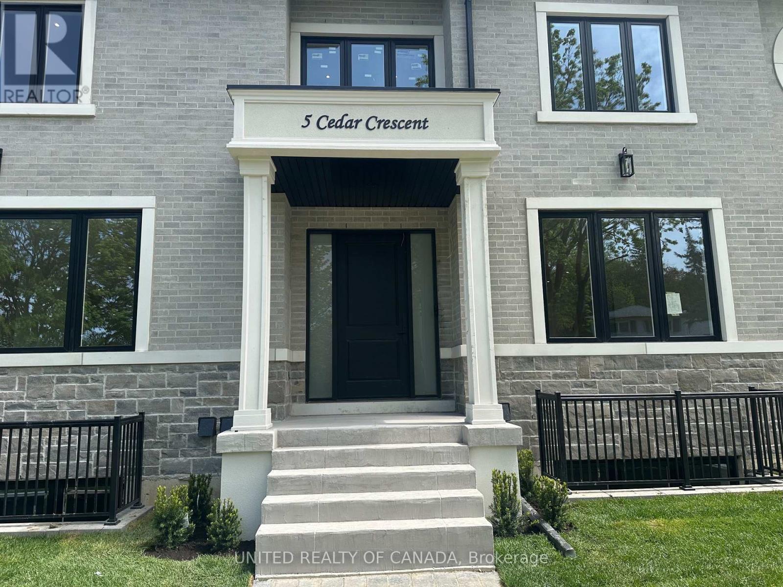 5 Cedar Crescent, Aurora, Ontario  L4G 3J7 - Photo 2 - N13173210