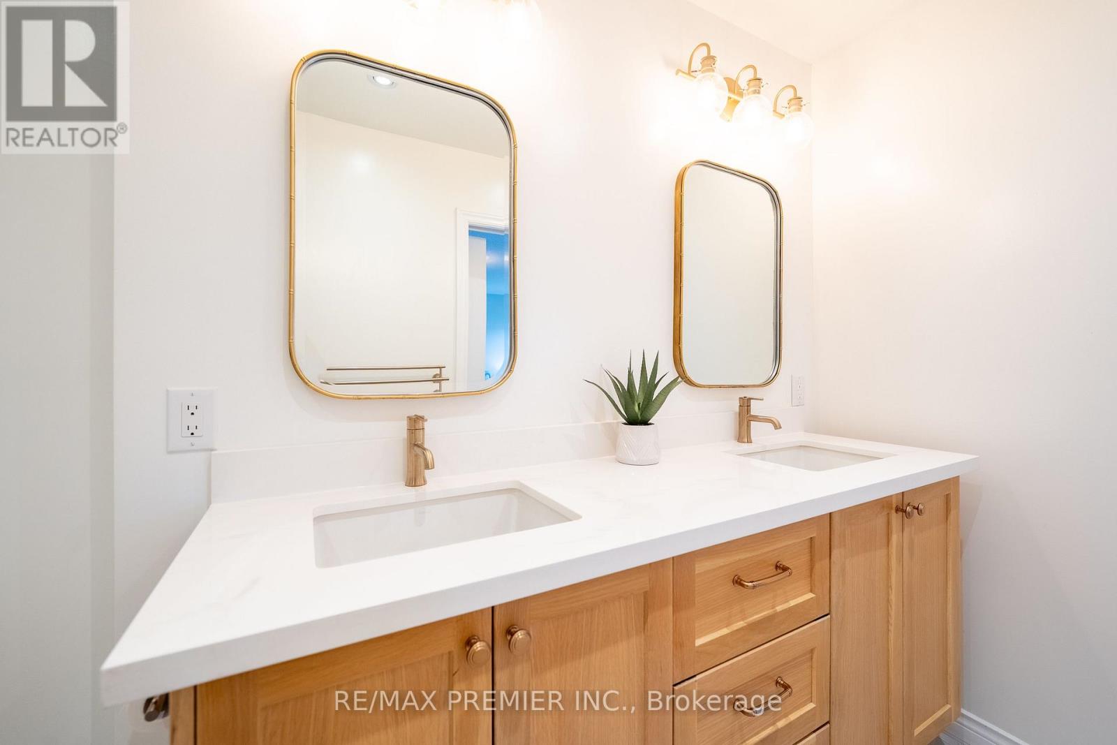 22 Laura Sabrina Drive, Vaughan, Ontario  L4H 1M6 - Photo 18 - N13173246