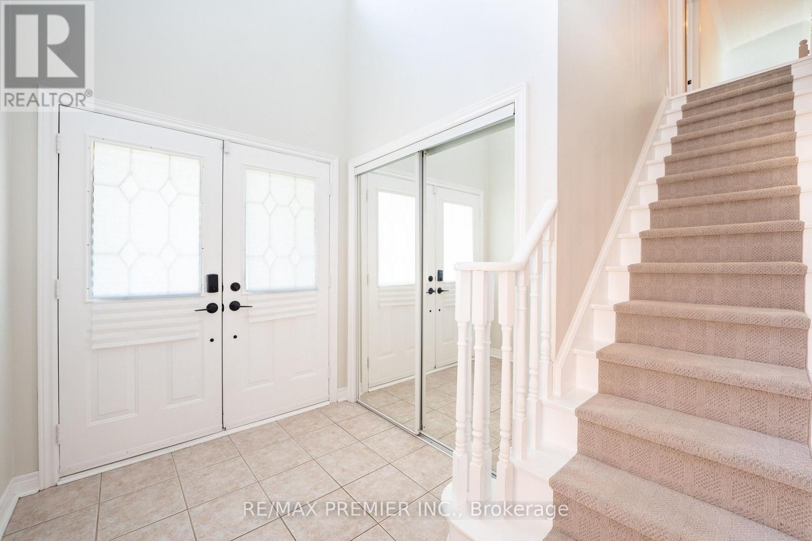 22 Laura Sabrina Drive, Vaughan, Ontario  L4H 1M6 - Photo 3 - N13173246