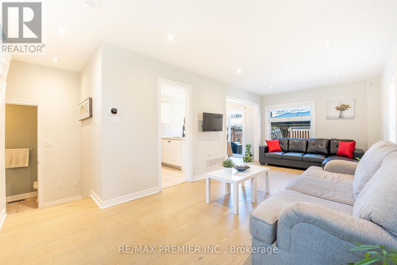 22 Laura Sabrina Drive, Vaughan, Ontario  L4H 1M6 - Photo 5 - N13173246