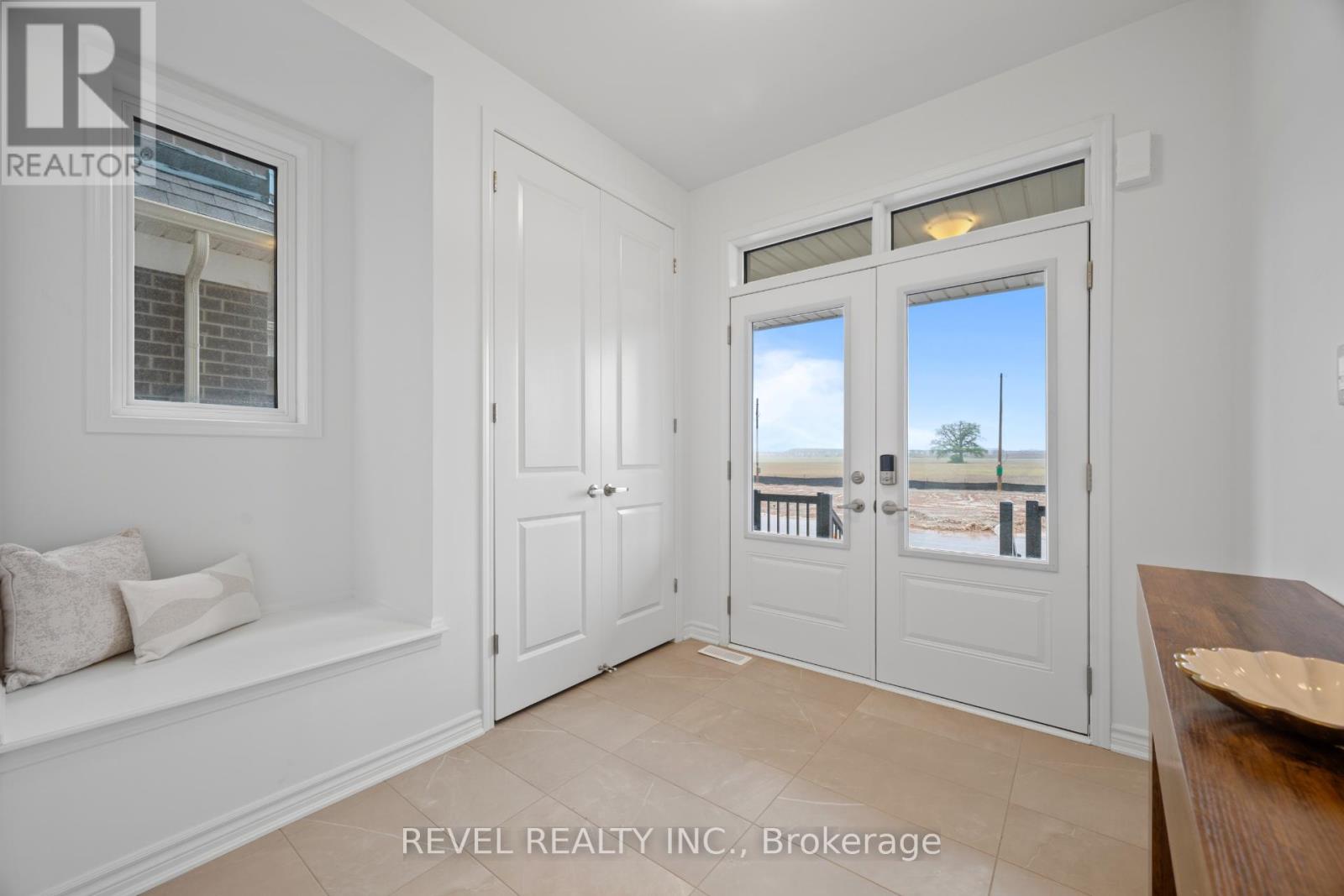 1313 Farrell Court, Milton, Ontario  L9E 2G7 - Photo 2 - W13173188