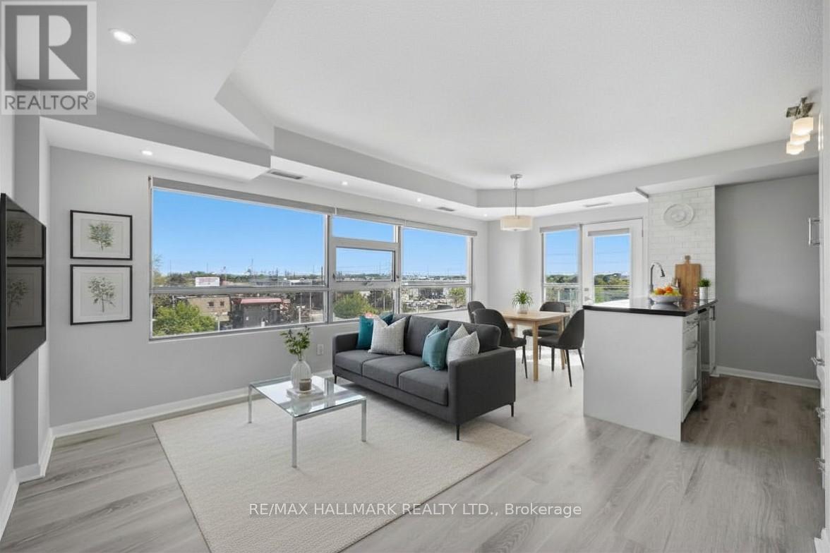 403 - 2464 WESTON ROAD, Toronto, Ontario