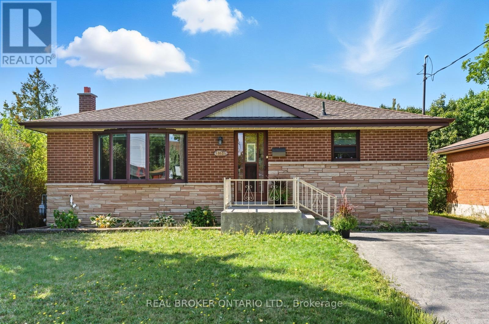 1314 Fisher Avenue, Burlington, Ontario  L7P 2L6 - Photo 2 - W13173192
