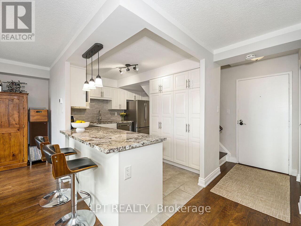 534 - 1300 Marlborough Court, Oakville, Ontario  L6H 2S2 - Photo 2 - W13173226