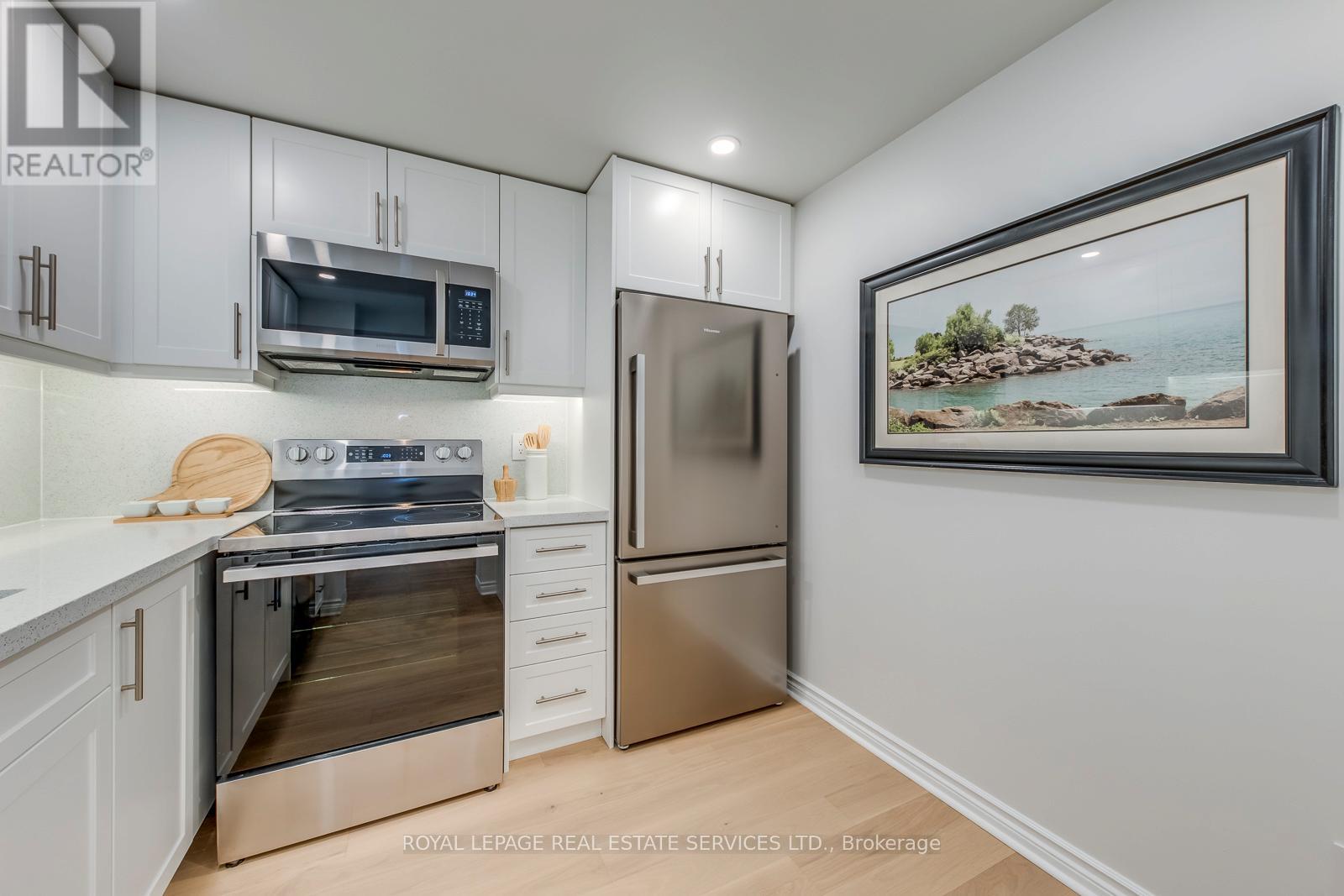 403 - 1 Ripley Avenue, Toronto, Ontario  M6S 4Z6 - Photo 5 - W13078656