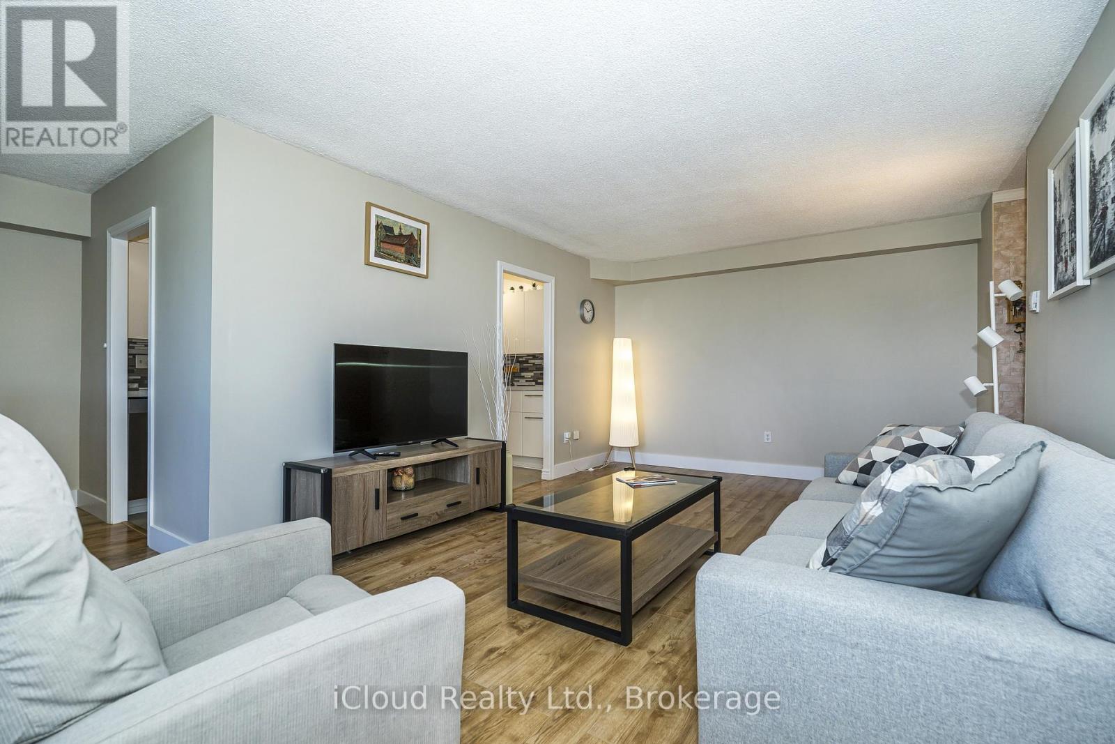 1007 - 420 Mill Road, Toronto, Ontario M9C 1Z1 - Photo 5 - W13171112