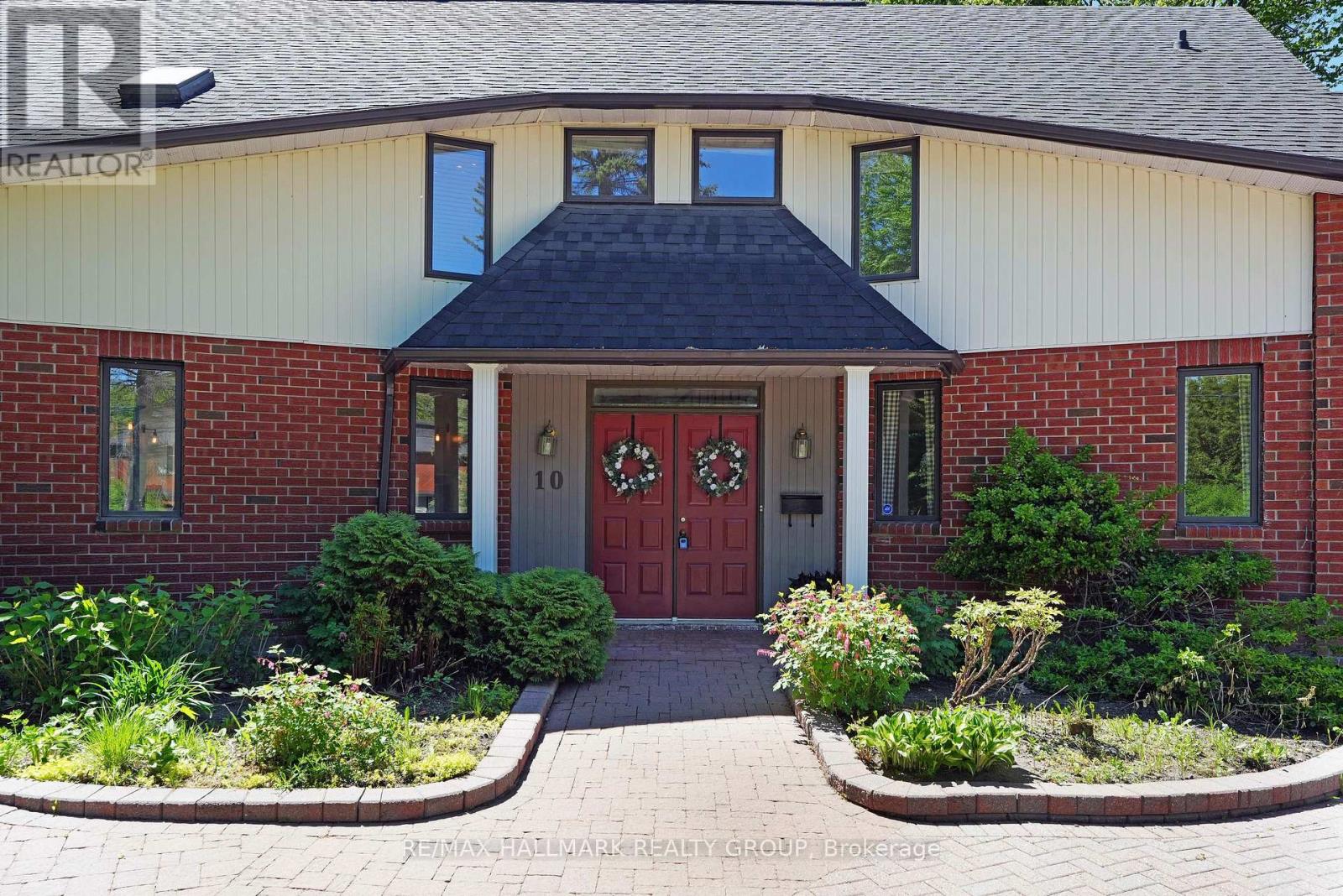 10 Coxford Street, Ottawa, Ontario  K1J 6J6 - Photo 2 - X13173292