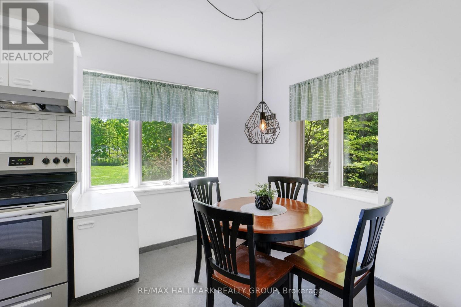 10 Coxford Street, Ottawa, Ontario  K1J 6J6 - Photo 7 - X13173292
