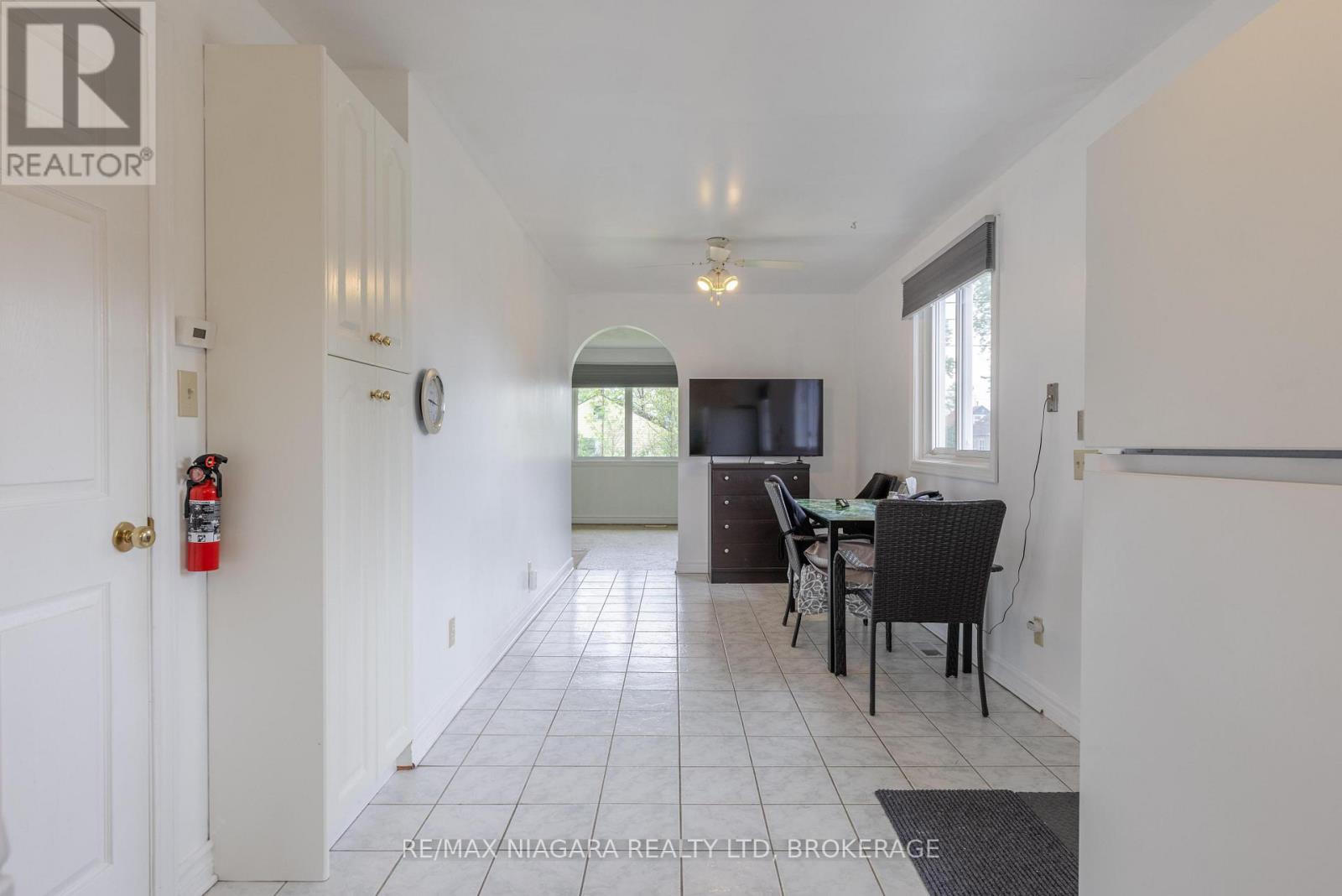 150 Henrietta Street, Fort Erie, Ontario  L2A 2J9 - Photo 4 - X13173286