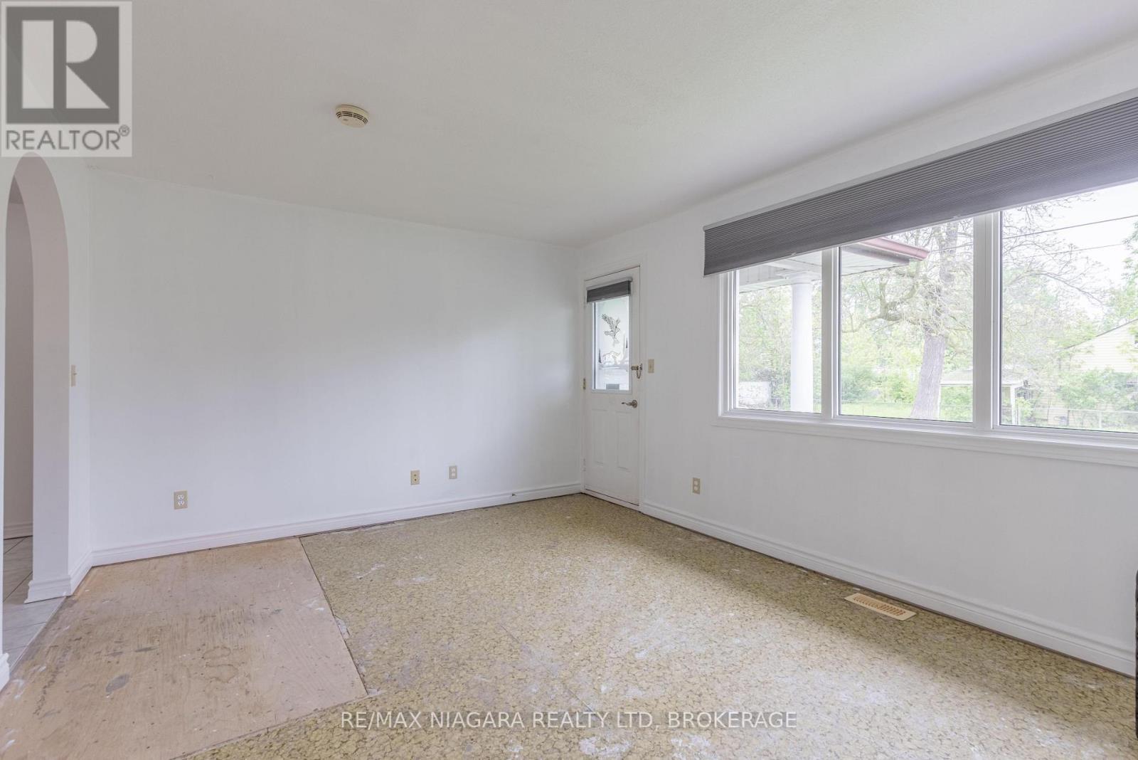 150 Henrietta Street, Fort Erie, Ontario  L2A 2J9 - Photo 8 - X13173286