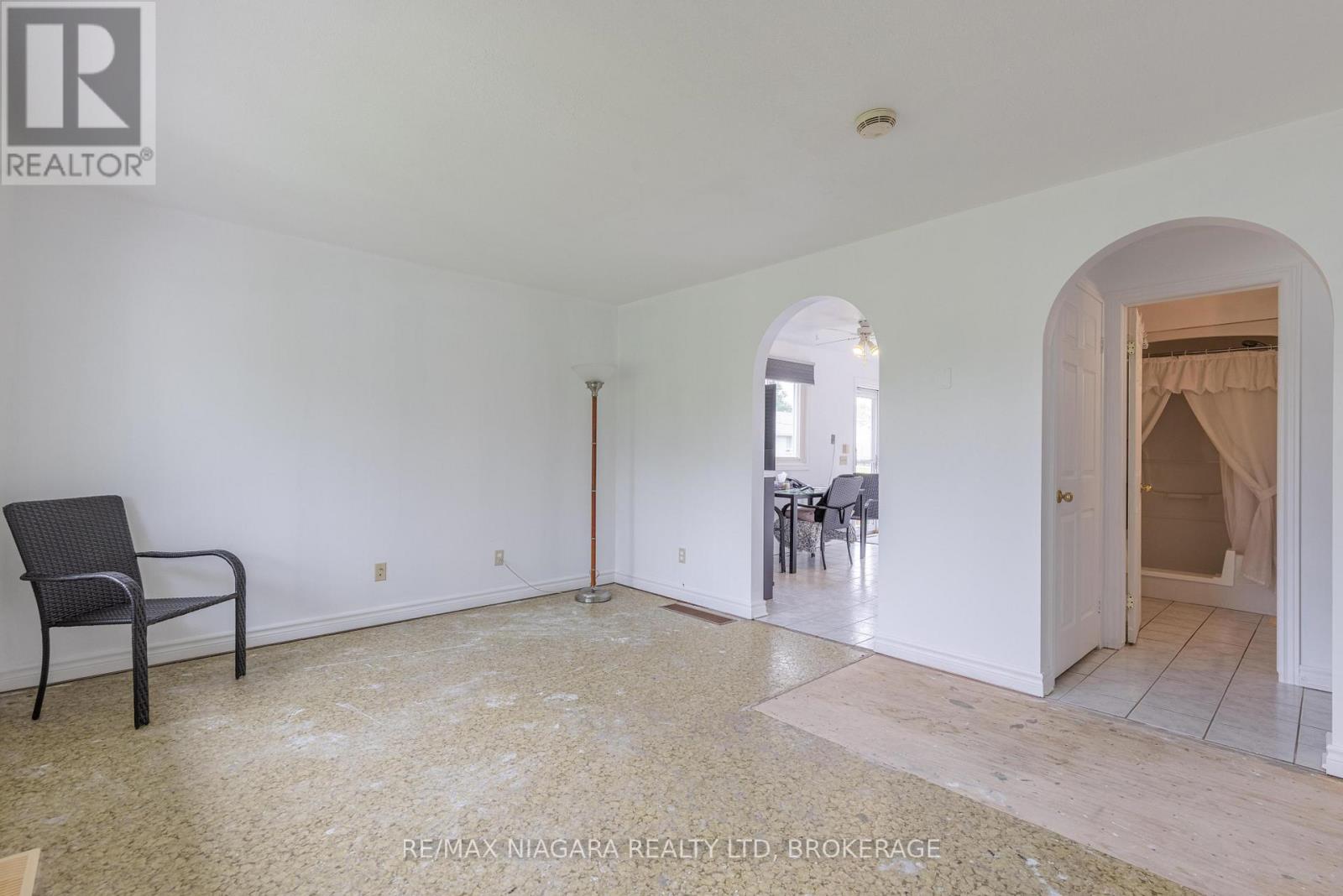 150 Henrietta Street, Fort Erie, Ontario  L2A 2J9 - Photo 9 - X13173286