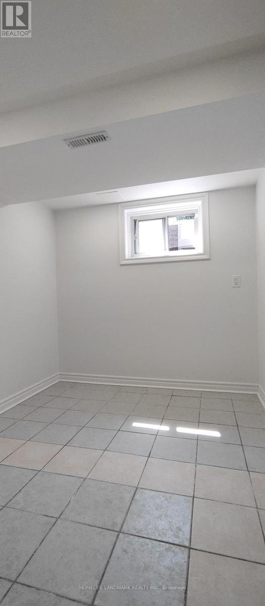 100 Kingslake Road, Toronto, Ontario  M2J 3E8 - Photo 8 - C13173296