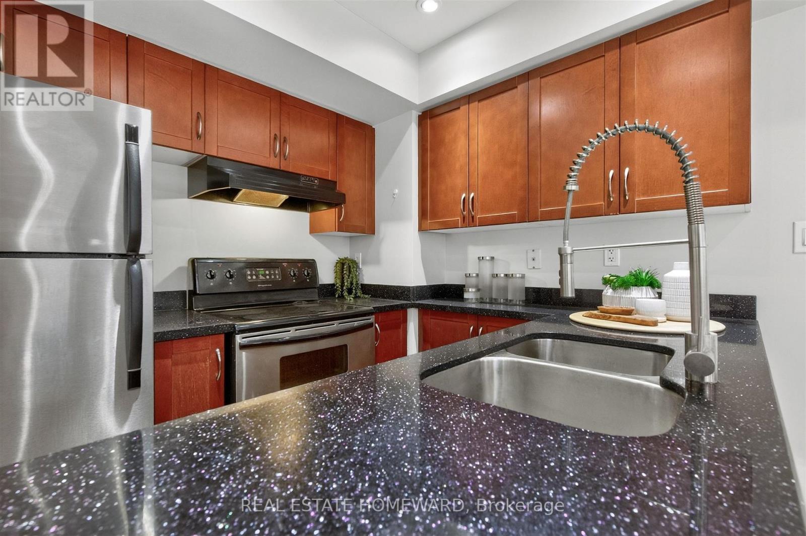 115 - 21 Earl Street, Toronto, Ontario  M4Y 3C8 - Photo 8 - C13173300